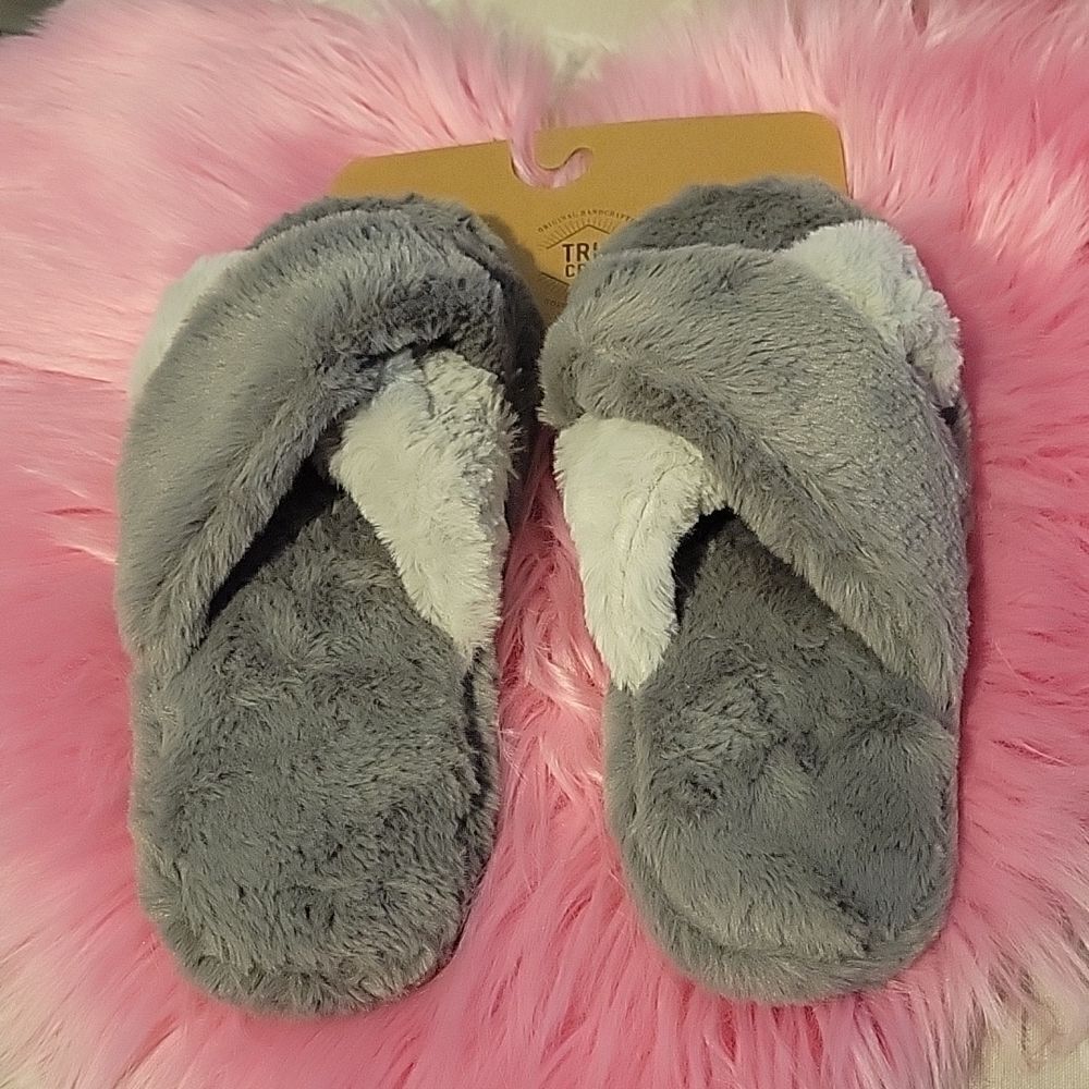 𝅺SUPER Soft Slippers M 7-8